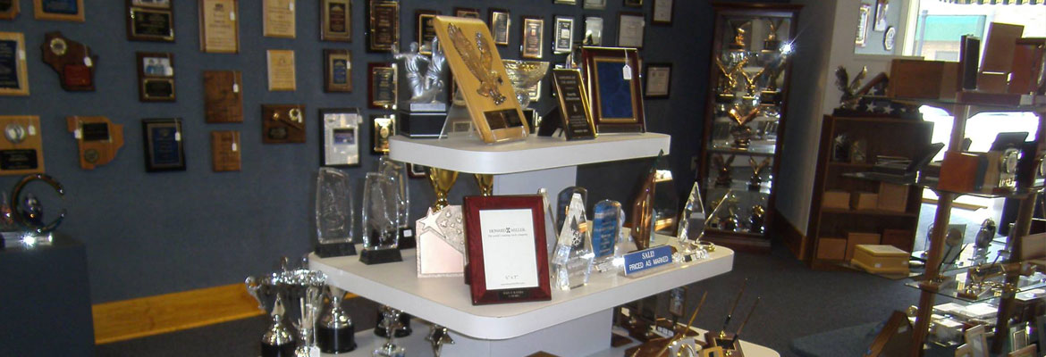 Supreme Awards, Baraboo, Wisconsin – Wisconsin's Premier Award & Gift Shop